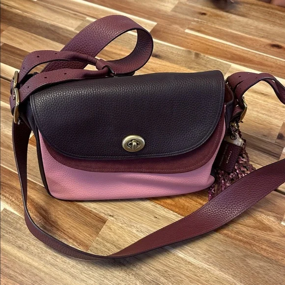 Elegant Pink and Brown Crossbody Bag - Picture 2 of 9
